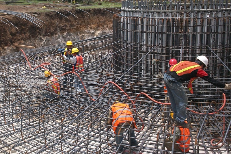 Construction Site Safety Issues due to Workers Refusing the use of Safety Equipment
